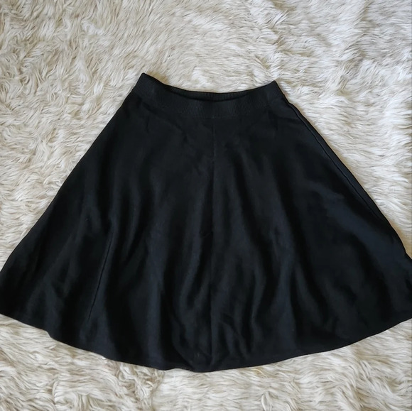 OLIVACEOUS Skirt - Picture 1 of 5